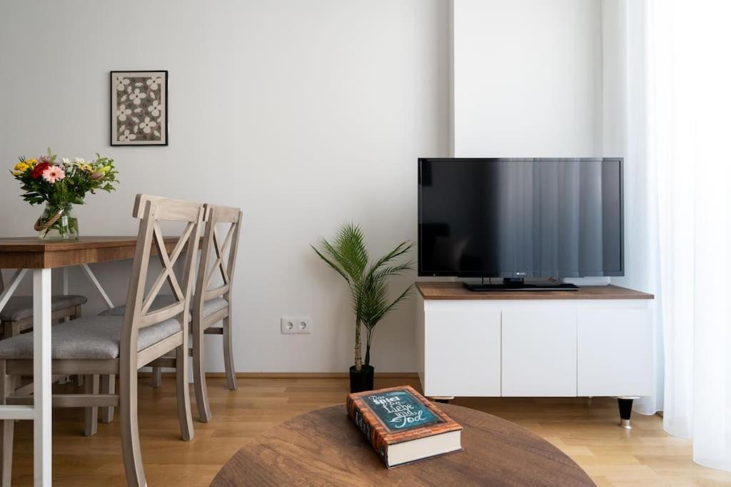 Cute 1Br Hideaway & City Quick By Hm Bécs Kültér fotó